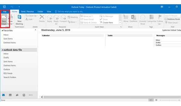Mở Outlook và nhấn vào mục “New Email” để tạo email mới.