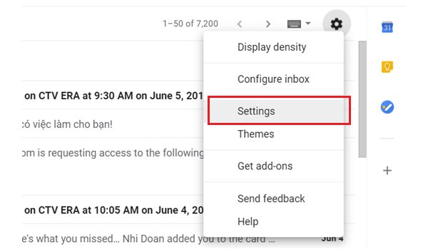Mở tài khoản Gmail của bạn. Sau đó, click vào biểu tượng bánh răng cưa ở góc phải màn hình và chọn “Settings”.